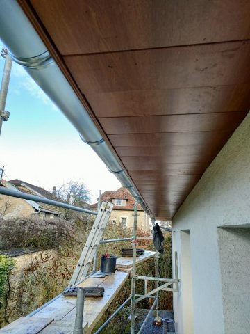 Sous-face de toiture en aluminium colorie bois - DIJON