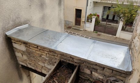 Protection d'un dessus de mur en zinc à DIJON